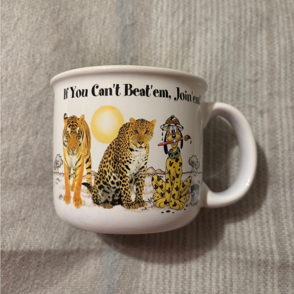Disney’s Animal Kingdom oversized coffee mug Pluto yellow large collectible